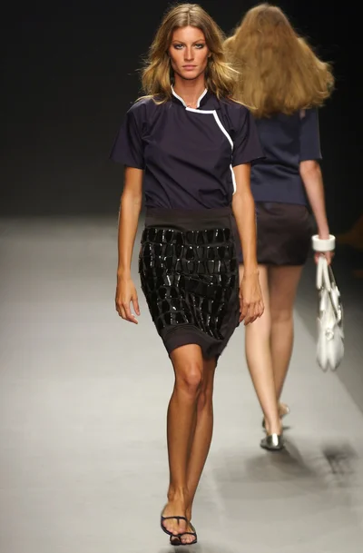 Look 16